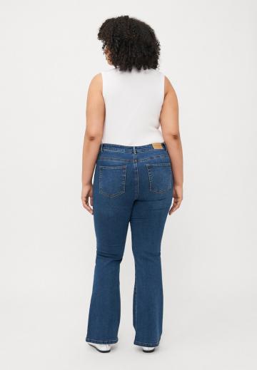 Клешеные джинсы