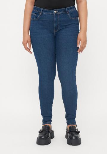 Узкие джинсы