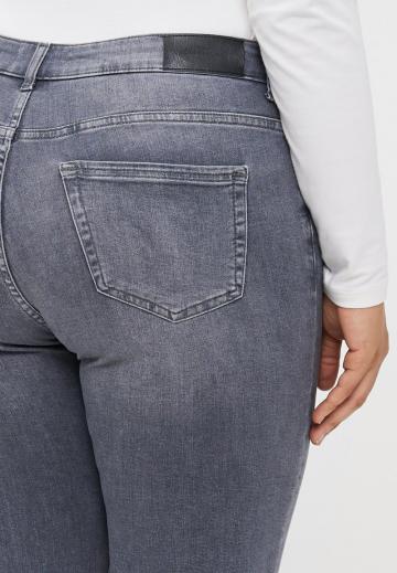 Узкие джинсы