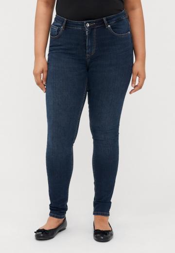 Узкие джинсы