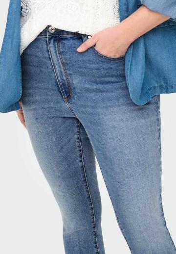 Узкие джинсы