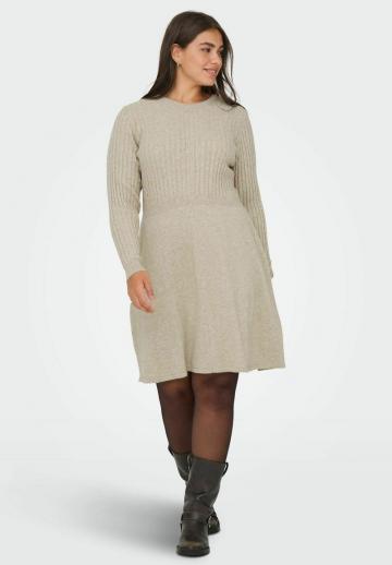 Вязаное платье