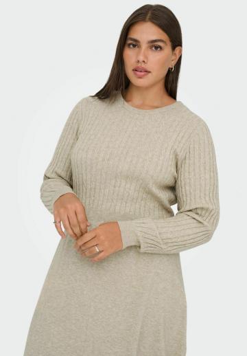 Вязаное платье