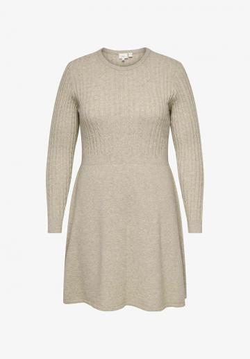 Вязаное платье