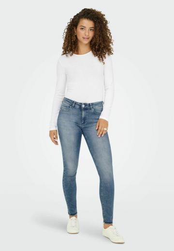 Узкие джинсы