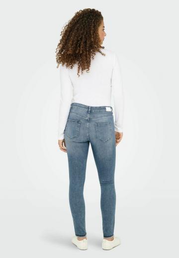 Узкие джинсы