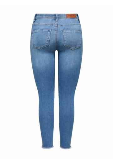 Короткие джинсы