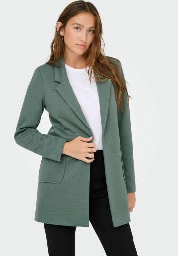 Короткое пальто