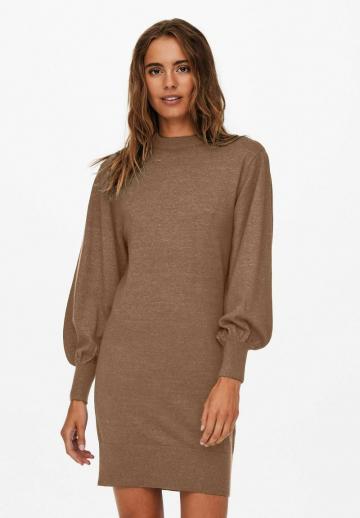 Вязаное платье