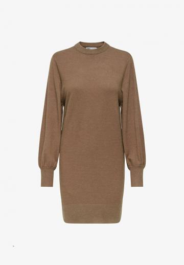 Вязаное платье