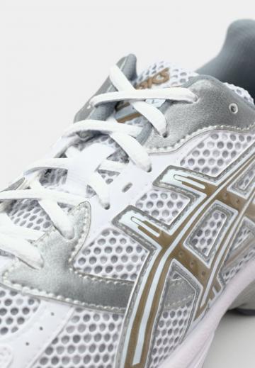 Гандбольные кроссовки