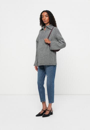 Короткие джинсы