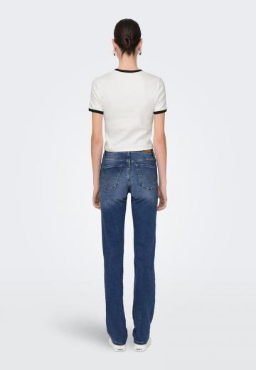 Прямые джинсы