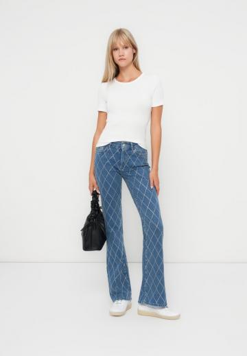 Клешеные джинсы