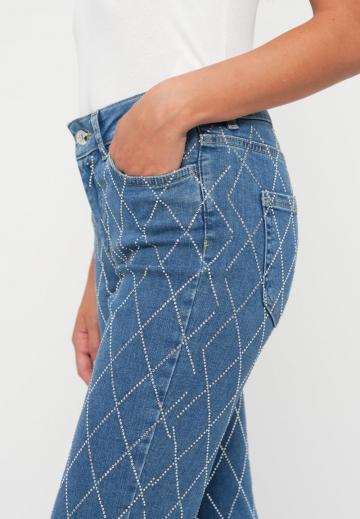 Клешеные джинсы