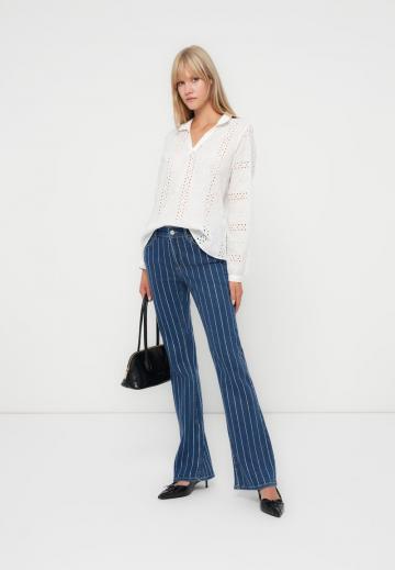 Клешеные джинсы