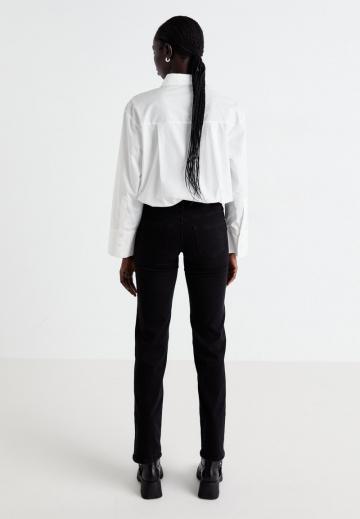 Прямые джинсы