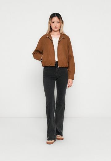 Короткая куртка