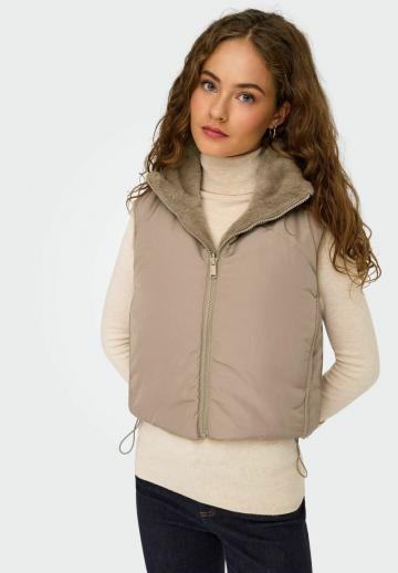 Пуховой жилет