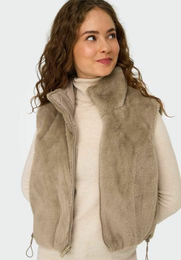 Пуховой жилет