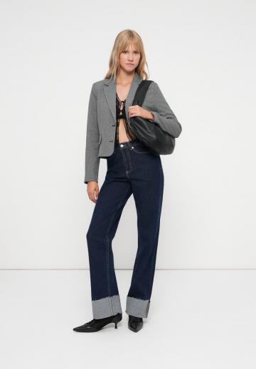 Короткий блейзер