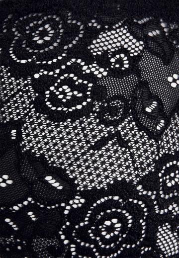 Трусы на бедрах