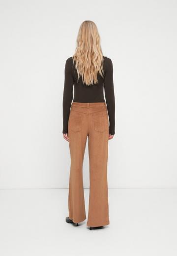 Прямые брюки