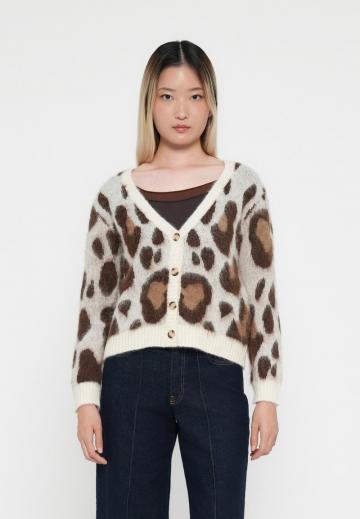 Жаккардовая вязаная кофта