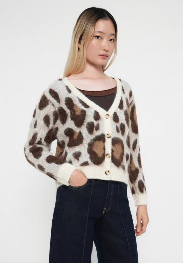 Жаккардовая вязаная кофта