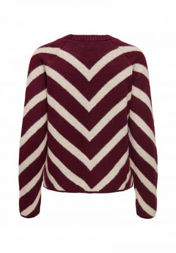 Пуловер в полоску