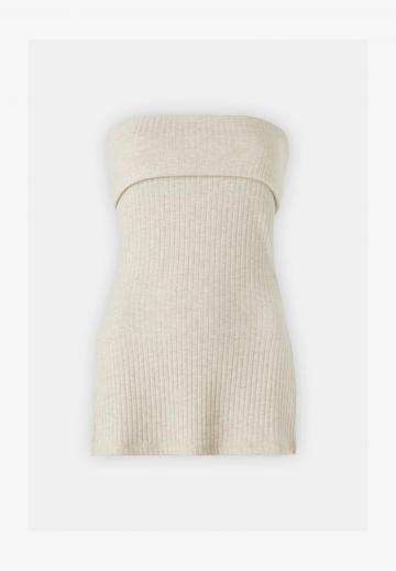 Платье без бретелек