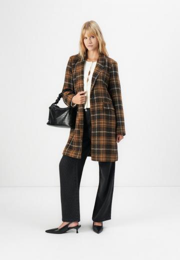 Шерстяное пальто