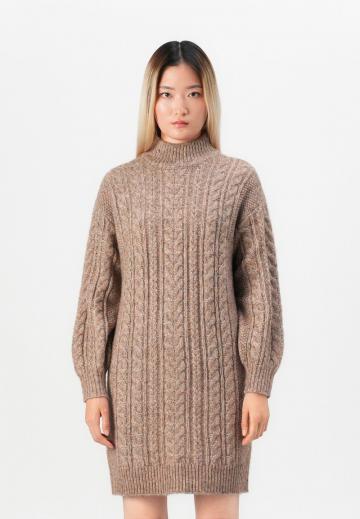 Вязаное платье