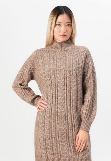 Вязаное платье