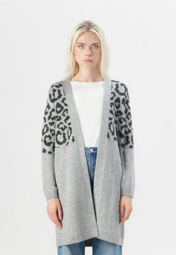 Жаккардовая вязаная кофта