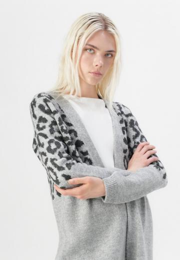 Жаккардовая вязаная кофта