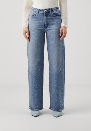 Свободные джинсы
