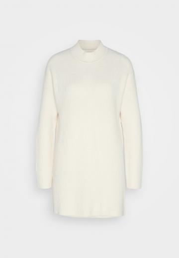 Длинный пуловер