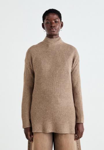 Длинный пуловер