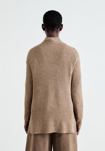 Длинный пуловер