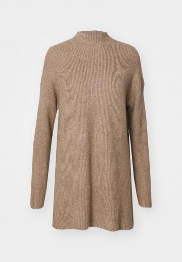 Длинный пуловер