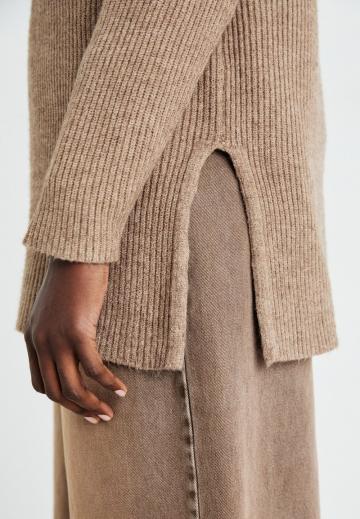 Длинный пуловер