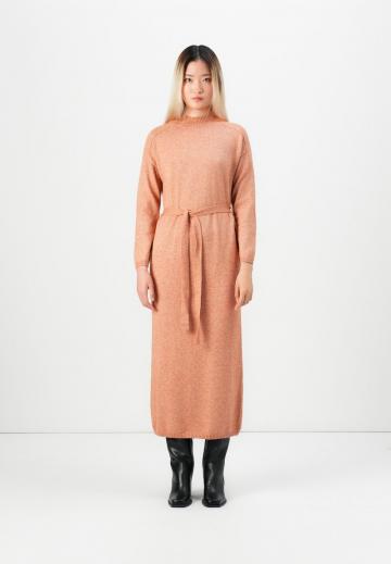 Вязаное платье