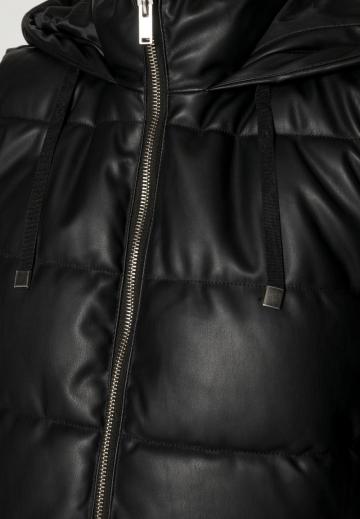 Длинный жилет