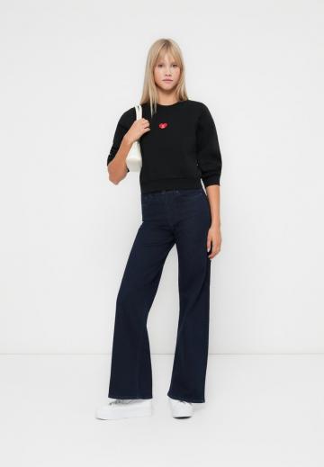 Прямые джинсы