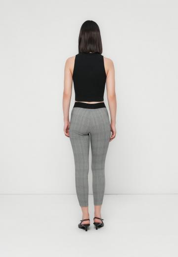 Узкие брюки