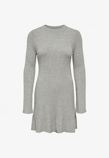 Вязаное платье