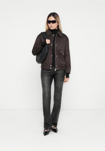 Куртка с накладнымит карманами