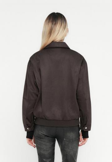 Куртка с накладнымит карманами