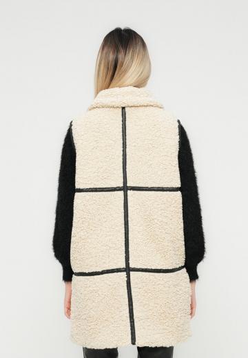 Длинный жилет